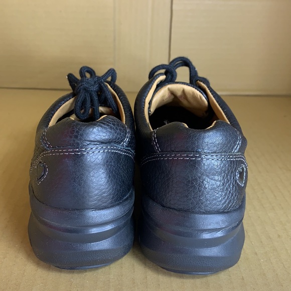 Woman’s Black Leather Pillow Top Nurse Mates Sz 6 - Picture 5 of 7